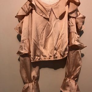 Off the shoulder satin top🌼